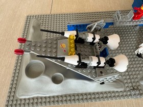 LEGO Space: &ldquo;Beta-1 Command Base&rdquo; (#6970) - Complete, w/ Instructions, NO BOX