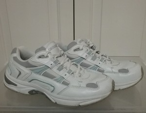 motion control shoes womens