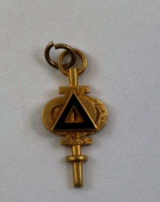 Phi Delta Phi College Fraternity Honor Society Gold Fob Pendant Vintage Women 