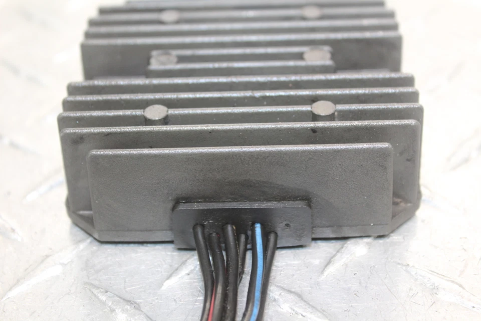 Kawasaki Vulcan 1500 2003 VN1500L NOMAD FI rectificador voltaje reg 21066-1106 Foto 3 de 4