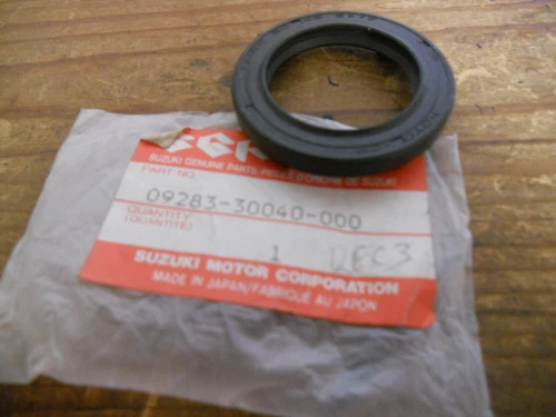 OIL SEAL (2)