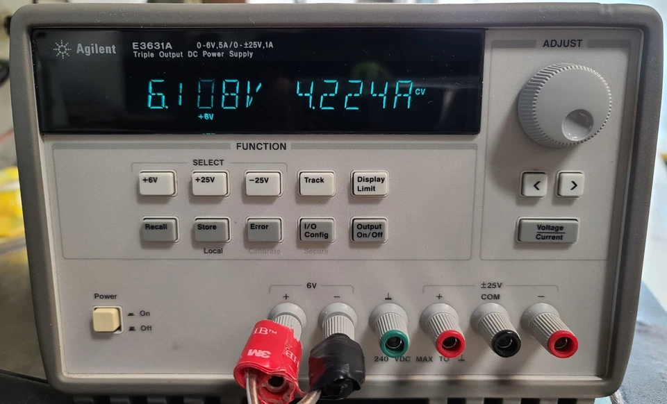 HP E3631A 0-6V/5A, 0-25V/1A, & -0-25V/1A Triple Output DC Power Supply - Image 3 of 4