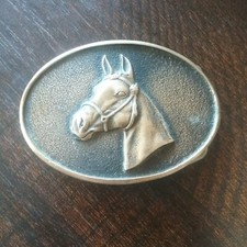 SOLID BRASS OVAL BELT BUCKLE WITH HORSE HEAD IN THE MIDDLE
