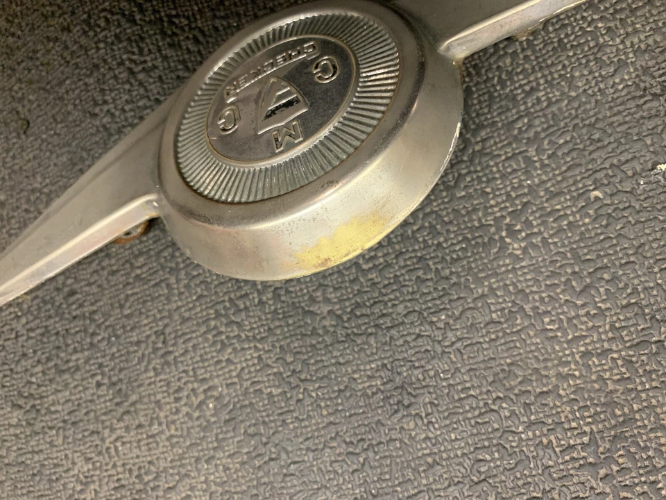 MCC Checker Cab badge Checker Taxi Hood emblem - Image 3 of 3