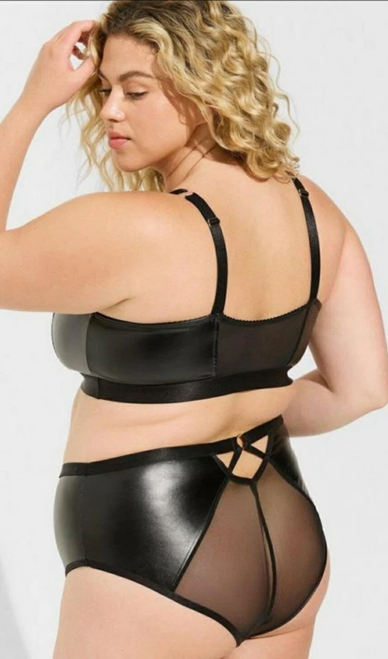 Conjunto de sujetador de cuero sintético negro tórrido y bragas descaradas de pierna alta talla grande 4X, 26 Foto 2 de 4