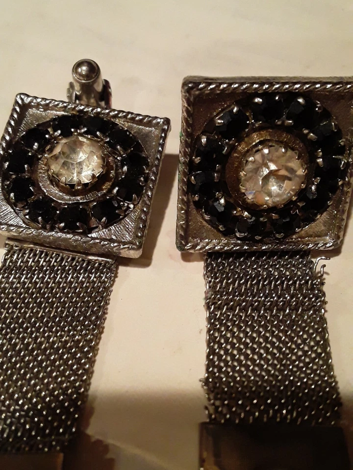 Vintage '60 Mens Black Stones Faux Diamond on Silver Base Wraparound Cufflinks - Image 3 of 4