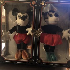 Disney Parks 90th Anniversary Mickey and Minnie Plush Set Limited New with Box