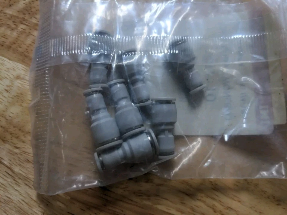 7 x Norgren Reducing Straight Union: PBT Push-to-Connect 1/4 x 1/8 Tube OD Foto 2 de 4