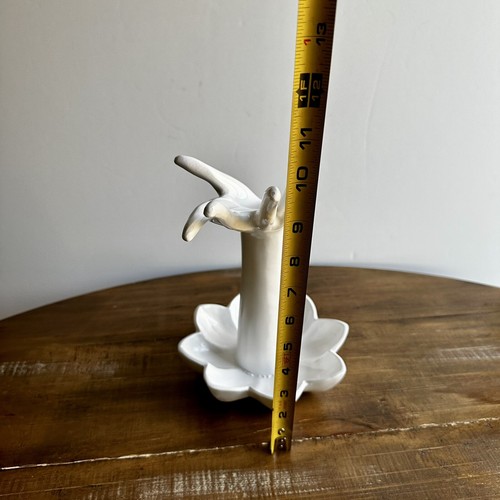 Vintage White Ceramic Hand Jewelry Holder with Floral Base Decoration New - Picture 5 of 6