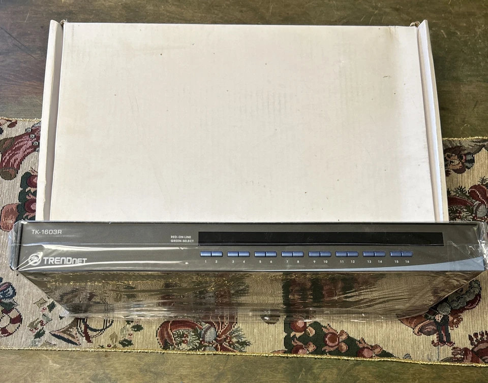 TRENDnet TK TK-1603R 16 Port Rack Mountable KVM USB switch Open Box - Image 3 of 4