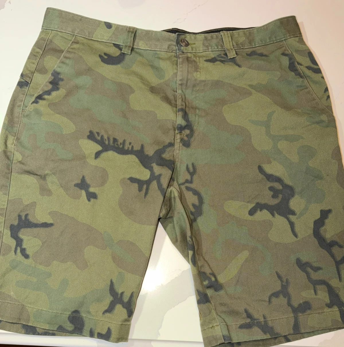 EUC CLEAN DESIGNER VOLCOM CASUAL HIKING CAMOUFLAGE BDU SHORTS MEN'S SIZE 38