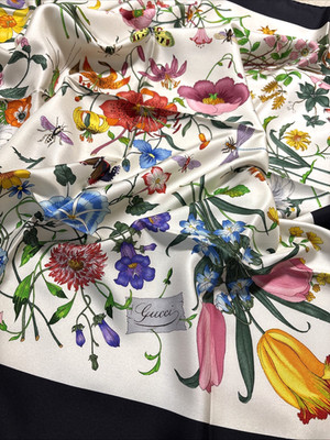 GUCCI Silk Scarf 33in Black White Floral Botanical Classic Elegant Italy
