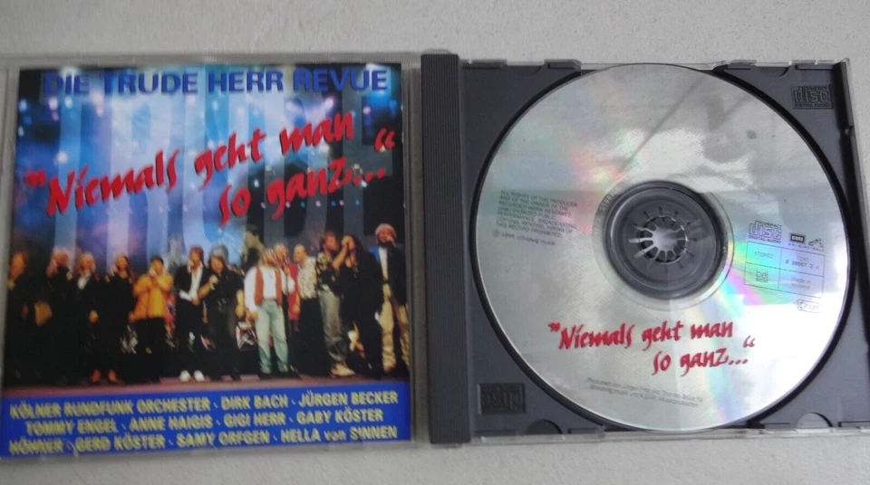CD ALBUM DIE TRUDE HERR REVUE Niemals geht man so ganz.. Dirk Bach, T. ENGEL u.a - Bild 3 von 4
