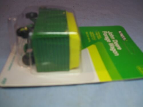 Ertl John Deere Forage Wagon 1/64 #567 NOS - Picture 3 of 10
