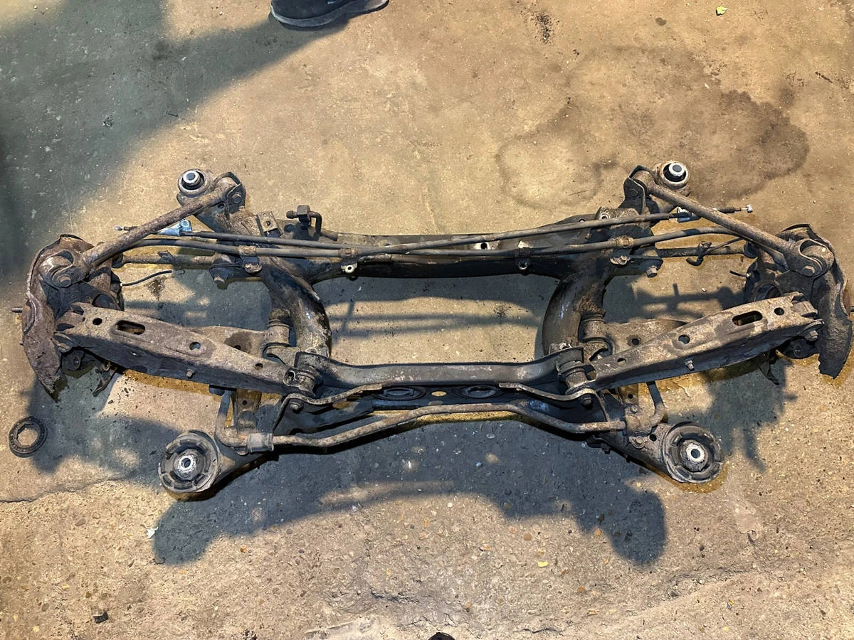 99-05 LEXUS IS200 REAR SUBFRAME AXLE + ARMS HUBS SPORT MANUAL FIT 