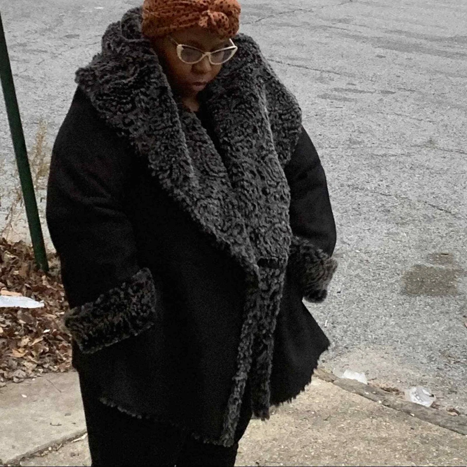 Terry Lewis Classic Luxuries Faux Fur Coat - Image 2 of 4