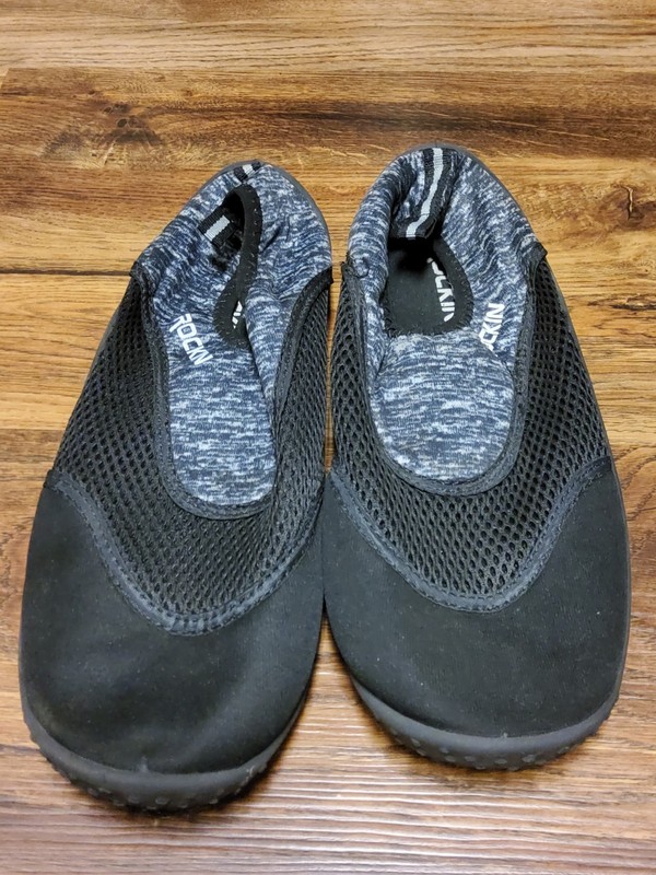 Rockin Mens Black Slip On Mesh Front Water Shoes/ Size 8