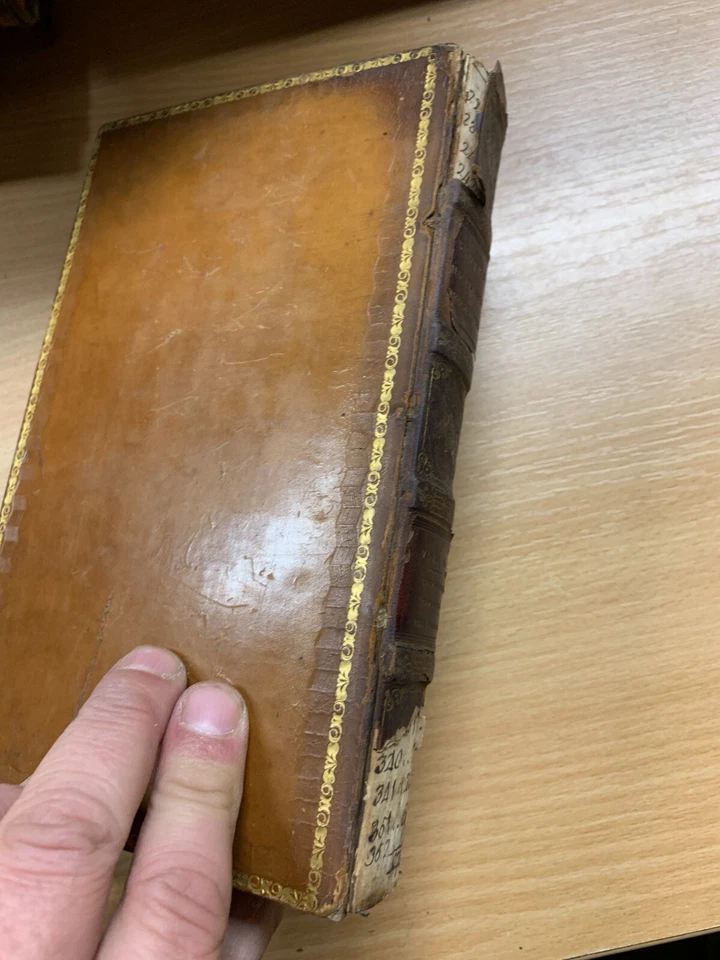 RARE 1827 "MISCELLANEOUS PROSE WORKS OF WALTER SCOTT" VOL 6 ANTIQUE BOOK (P4) — 第 3/4 张图片