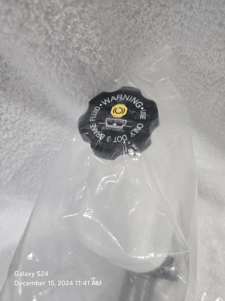 Cilindro mestre de freio compatível com modelos selecionados Chevrolet/Pontiac/Saturn - Imagem 3 de 4