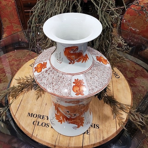 Vintage Chinese Iron Red Foo Lions Porcelain Vase with Calligraphy - Picture 6 of 9