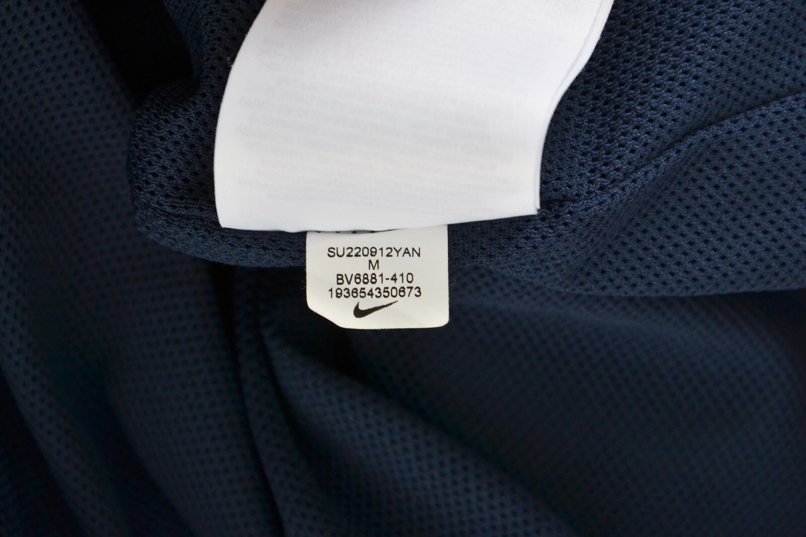 FC ZURICH SWITZERLAND 2022/2023 TRAINING FOOTBALL JACKET NIKE SIZE M ADULT thumbnail 6