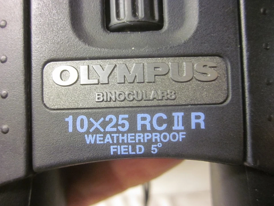 Olympus Outback 10x25 RC II All-Weather Compact Roof Prism Binoculars - Image 3 of 4
