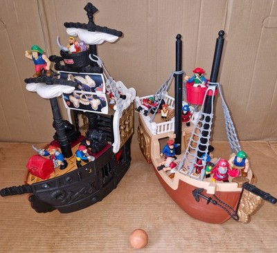 Vintage 90's Fisher Price Great Adventures Pirate Ship Sea Battle lot  w/Pirates