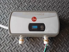Rheem 5.5kW 220V Point of Use Thermostatic Tankless Electric Water Heater
