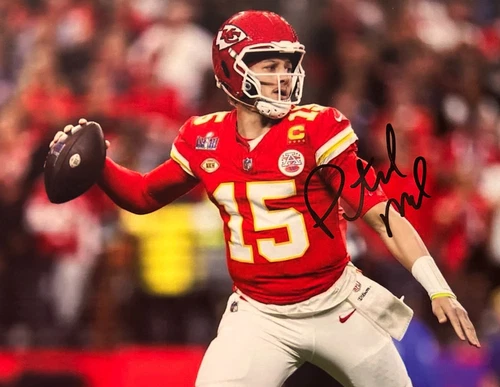 Patrick Mahomes Signed 8x10" (KC CHIEFS) Authentic Autograph w/COA Certificate