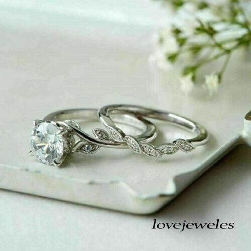 Juego de anillos de compromiso de hoja de diamantes de corte redondo de 2 quilates con acabado de oro blanco de 14 quilates - Imagen 1 de 5