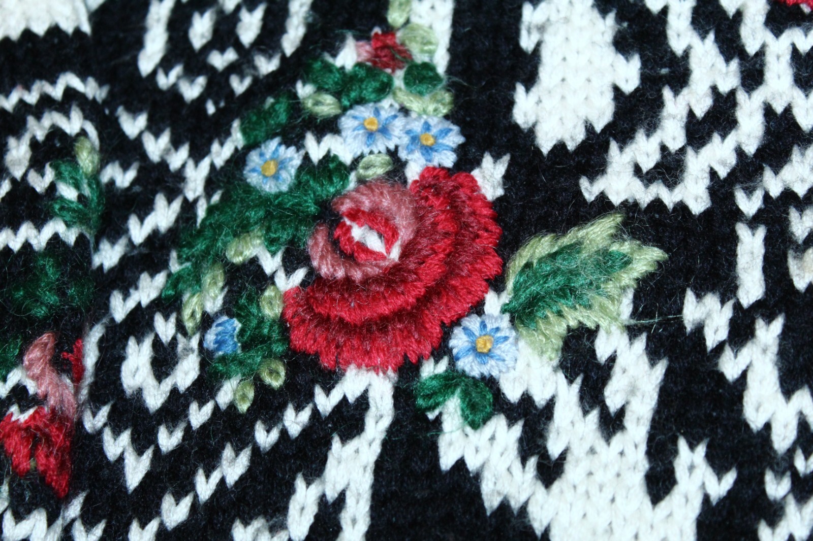 VTG Express Design Studio Gothic Patterns Cable K… - image 5