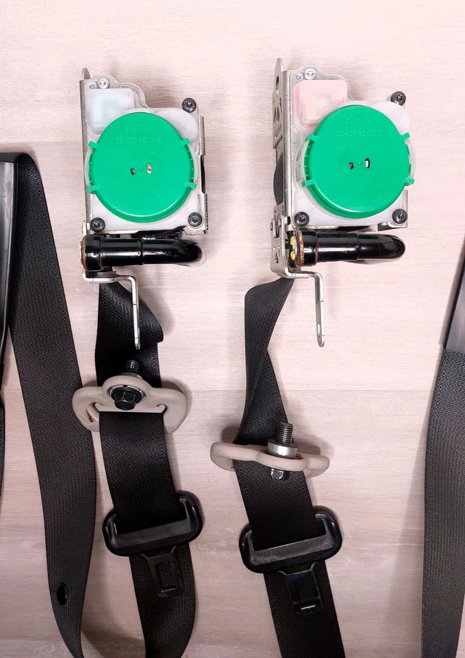 2014-2015 NISSAN VERSA NOTE FRONT SEAT BELTS SEATBELTS BLACK LEFT RIGHT SET OEM - Image 4 of 4