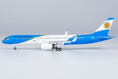 1:400 NG Model FAA BOEING 757-200 Passenger Aircraft Diecast Airplane Model