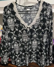 Women's 3/4 Sleeve Top Size M by Studio Donatella Fine Knit Black & White