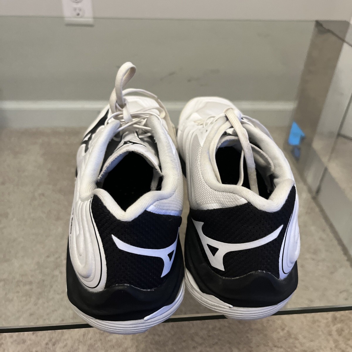 Mizuno WAVE LIGHTNING z6 ホワイト/ブラック27.0 MIZUNO ミズノ WAVE LIGHTNING Z6(ホワイト) V1GA2000 09