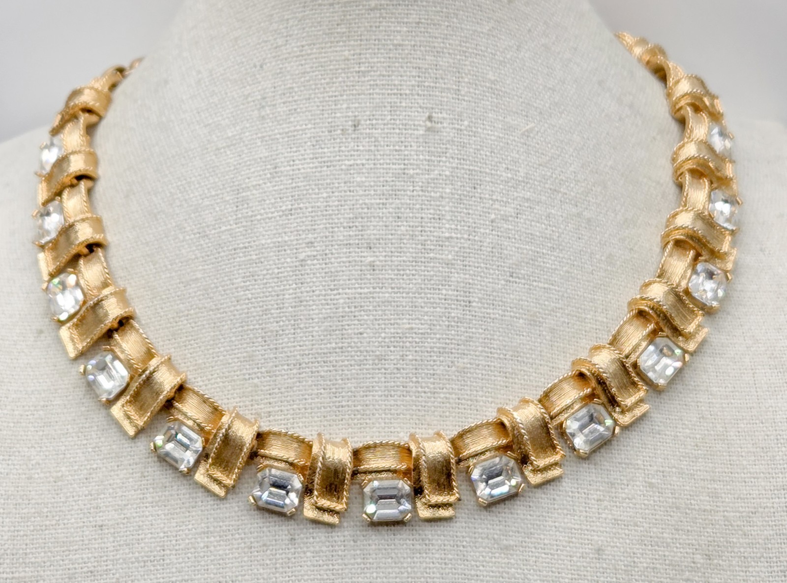 Lisner Gold Tone Rectangular Rhinestone Choker Vi… - image 5