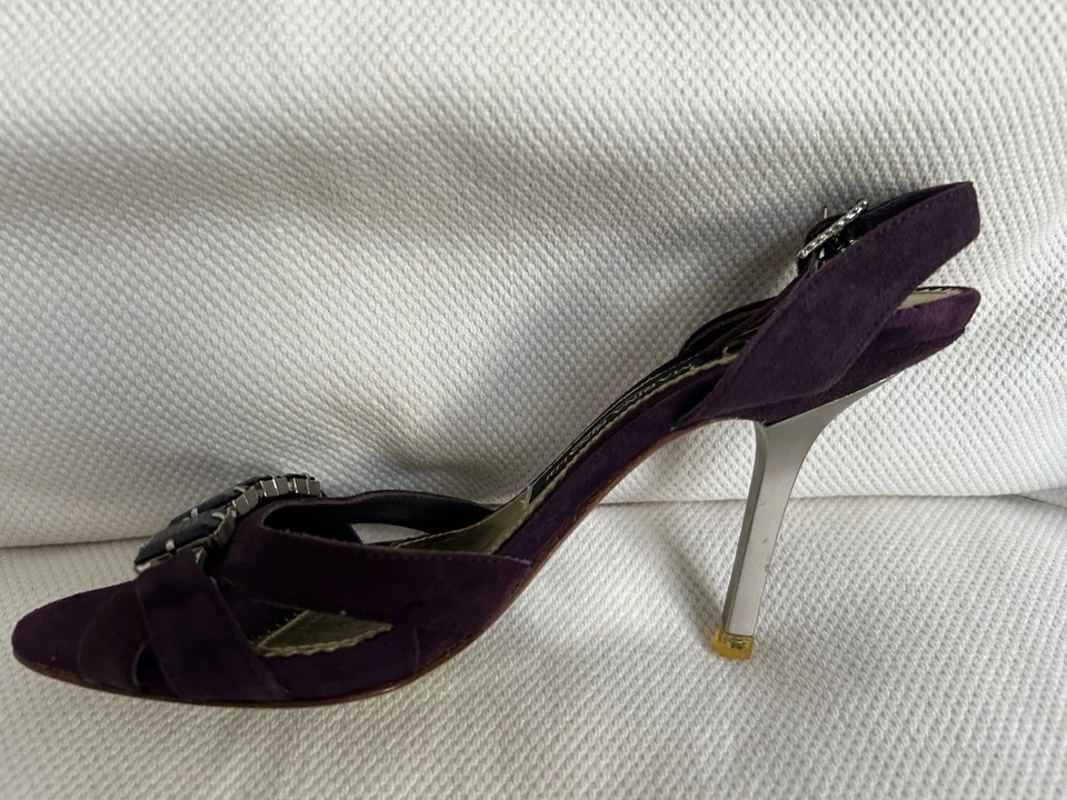 Impresionantes sandalias de tacón alto Foto 3 de 4