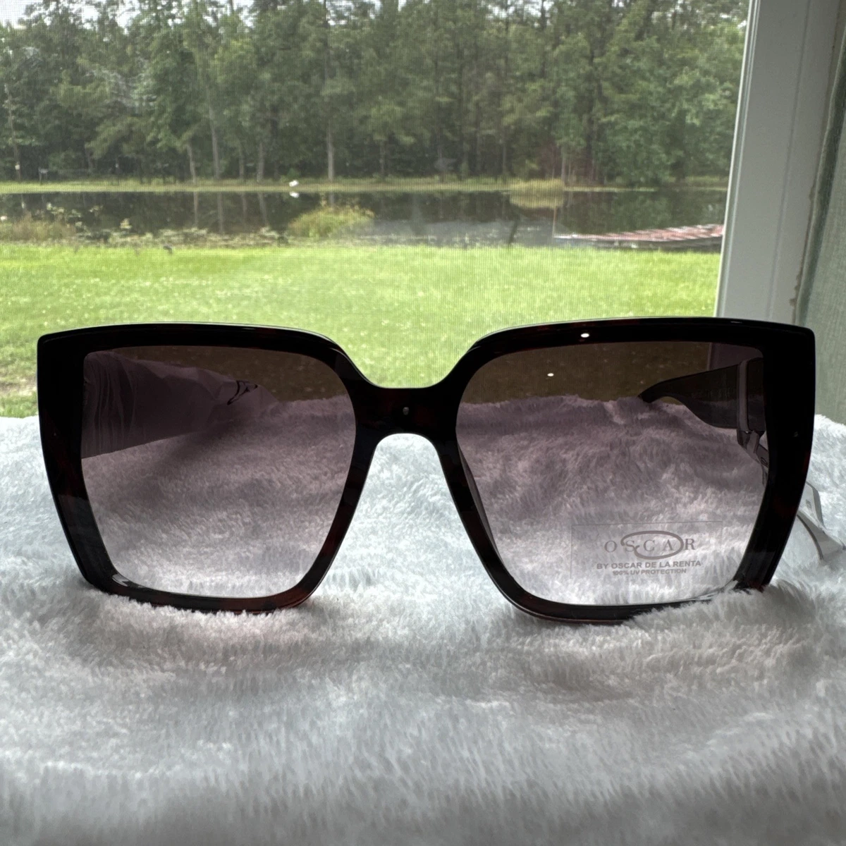 Oscar de la Renta Black Frame Sunglasses with Brown Gradient Lenses Oscar de la Renta Brown Sunglasses for Men for sale | eBay main image 2