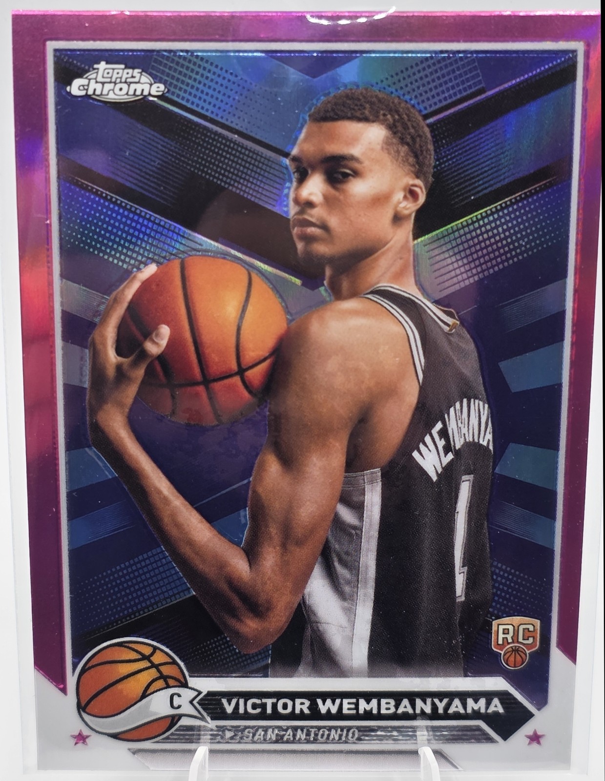 2023-24 Topps Chrome Victor Wembanyama #1 Pink Refractor RC Spurs