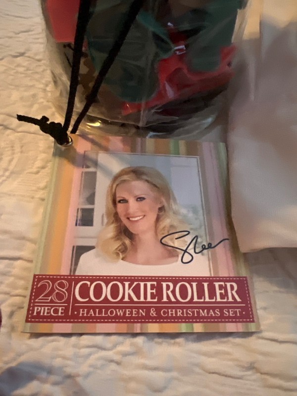 NWT Child’s Chefs Hat + Sandra Lee's 28pc Christmas Cookie Cutter Roller Set