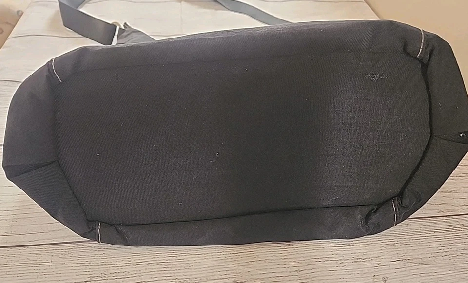 NWOT Baggallini Black Shoulder Bag With ID/Coin Purse  15” x 9" - Image 4 of 4