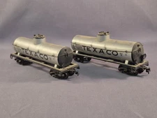 Lot of 2 Tyco HO Scale 41' Texaco Railroad Single Dome Tank Car Silver Horn Hook