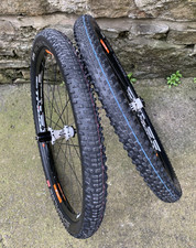 Raro set ruote a disco 26 pneumatici DT Swiss Tricon M1700 Schwalbe