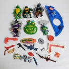 D-340 VINTAGE COLLECTION OF TEENAGE MUTANT NINJA TURTLES ACTION FIGURES & ACC.!