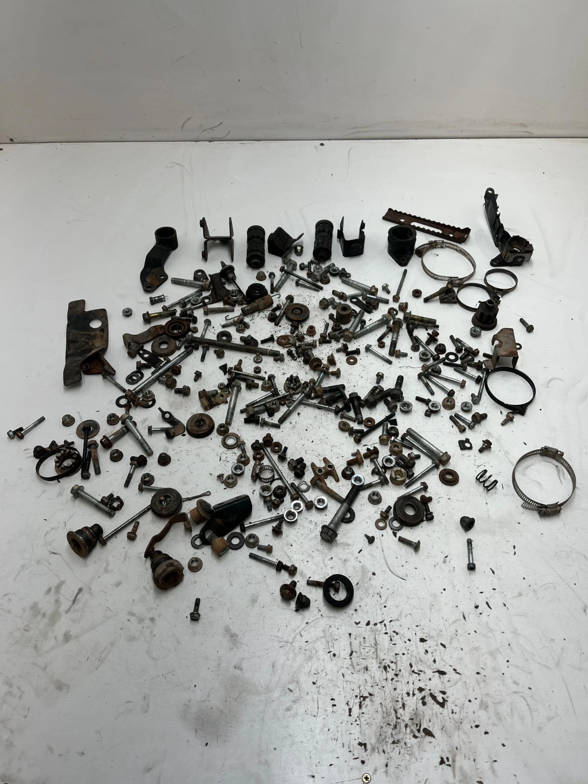 02 2002 Honda Foreman 450 Trx450es OEM LOT Bolt Mounts Peg Intake Clamp Nut