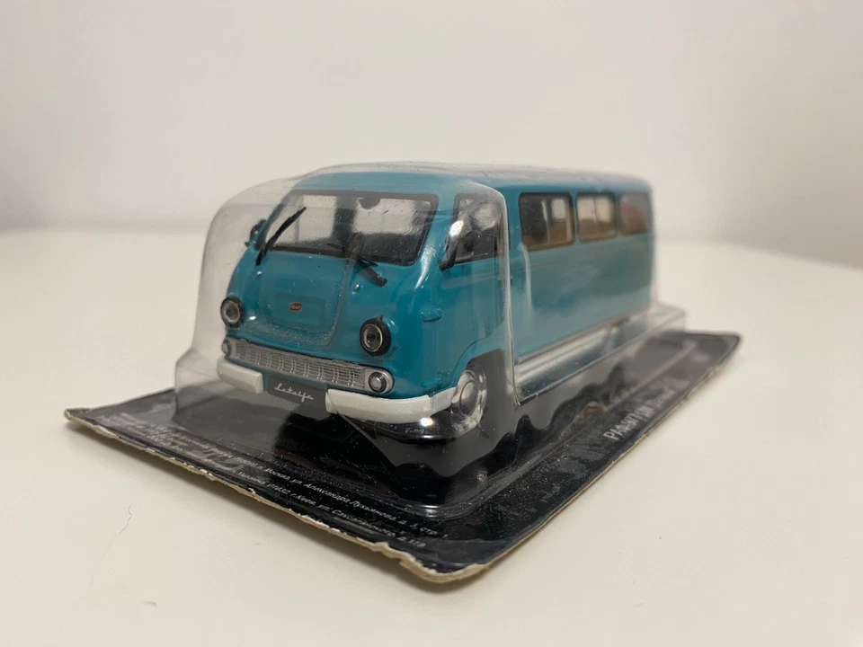 Diecast Soviet car RAF 977 DM Latvia РАФ 977 ДМ Латвия DeAGOSTINI 1/43 Scale - Image 2 of 4