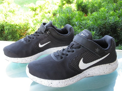 nike revolution 4 flyease women's