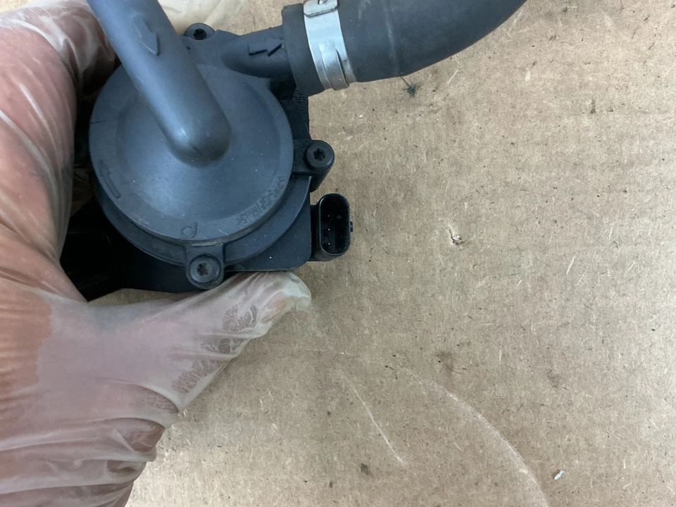 BMW X5 X6 F15 F16 2014-2018 bomba de agua auxiliar 7629916 OEM Foto 4 de 4