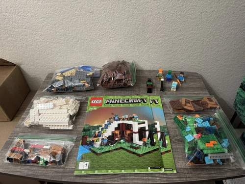 LEGO Minecraft: Die Wasserfallbasis (21134)