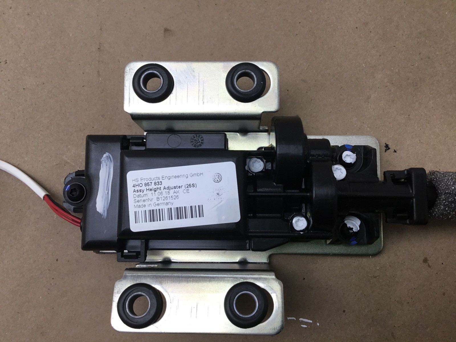 Bentley Bentayga 2019 V8 Front Left Seat Belt Height Adjuster Motor 16-20 :M